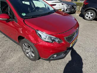 Peugeot 2008 1.2 PureTech Blue Lion (SUV 5-dr.) picture 8