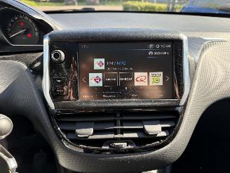 Peugeot 2008 1.2 PureTech Blue Lion (SUV 5-dr.) picture 11