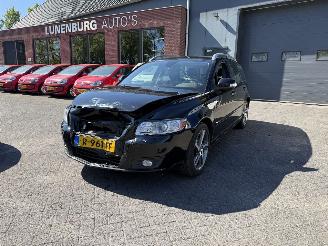 krockskadad bil auto Volvo V-50 2.0F Business Edition  LEER (Stationwagen 5-dr.) 2011/10