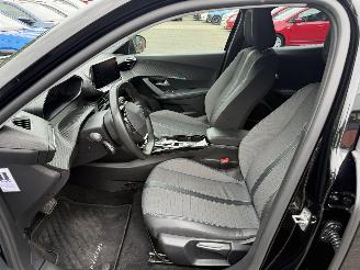 Peugeot e-2008 EV Allure 50 kWh 10950 EURO EX BTW   SOH 91.7  (SUV 5-dr.) picture 13