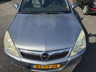 Opel Vectra 1.8-16V Executive picture 12
