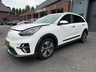 uszkodzony samochody osobowe Kia e-Niro ExecutiveLine 64 kWh (SUV 5-dr.) 2019/10