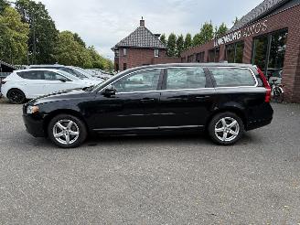 Volvo V-70 1.6 T4 Limited Edition AUTOMAAT LEER  (Stationwagen 5-dr.) picture 2