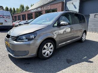 damaged passenger cars Volkswagen Touran 1.4 TSI Comfortline (MPV 5-dr.) 2011/2