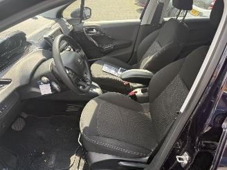 Peugeot 208 1.2 PureTech Active  AUTOMAAT (Hatchback 5-dr.) picture 21