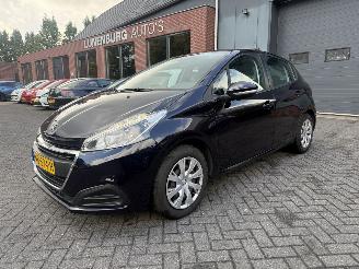 krockskadad bil auto Peugeot 208 1.2 PureTech Active  AUTOMAAT (Hatchback 5-dr.) 2017/1