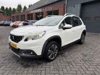 Damaged car Peugeot 2008 1.2 PureTech Allure  AUTOMAAT (SUV 5-dr.) 2016/10