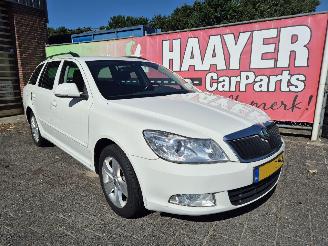 skadebil auto Skoda Octavia 1.6 tdi greentech ambition business line 2011/11
