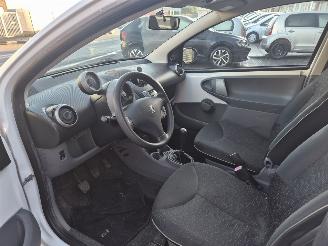 Peugeot 107 1.0 12v XS picture 7