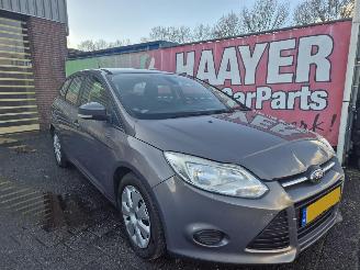 uszkodzony samochody osobowe Ford Focus 1.6 tdci econetic lease trend 2013/4