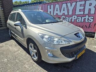Damaged car Peugeot 308 1.6 vti  7 PERSOONS 2008/11
