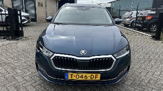 Voiture accidenté Skoda Octavia combi 1.0 TSI BNS Edition 2023/6