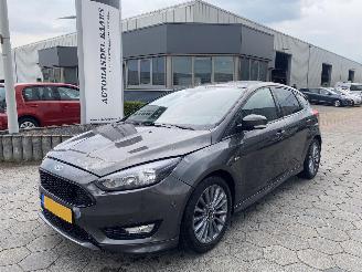 krockskadad bil auto Ford Focus 1.5 ST-Line 150PK 2018/2