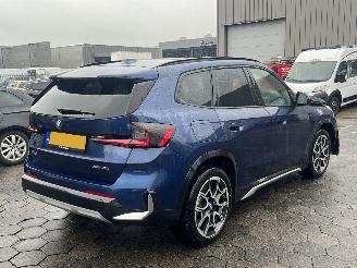 krockskadad bil auto BMW iX1 xDrive30 306PK Launch Edition 67 kWh 2024/1