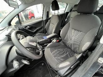 Peugeot 208 1.2 PureTech Style Pack picture 15