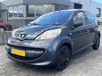 Voiture accidenté Peugeot 107 1.0-12V XR 2009/2