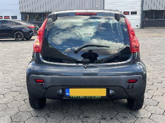 Peugeot 107 1.0-12V XR picture 5