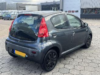 Peugeot 107 1.0-12V XR picture 4