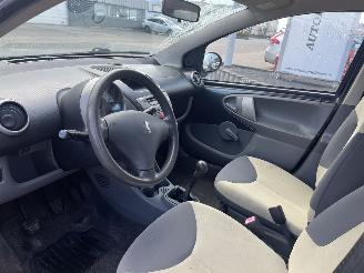 Peugeot 107 1.0-12V XR picture 14
