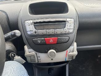 Peugeot 107 1.0-12V XR picture 18