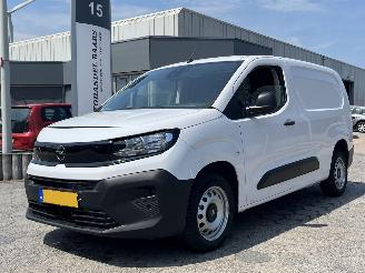 krockskadad bil bedrijf Opel Combo 1.5 BlueHDi 100 S&S L2 2024/11