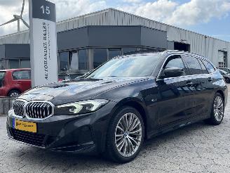 krockskadad bil auto BMW 3-serie Touring 320e 2022/10