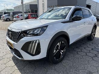 Unfallwagen Peugeot 2008 1.2 PureTech 100 Allure 2023/3