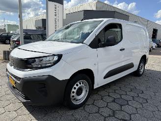 krockskadad bil bedrijf Citroën Berlingo 1.5 BlueHDi 100 S&S L2 2024/11