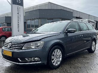 Vaurioauto  passenger cars Volkswagen Passat Variant 1.4 TSI AUTOMAAT Comfort Executive Line BlueMotion 2012/1