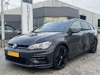 Schadeauto Volkswagen Golf Variant 2.0 TDI Highline Business R 2017/8