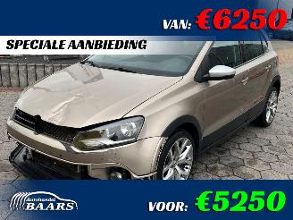 uszkodzony samochody osobowe Volkswagen Polo 1.2 TSI Cross 2017/1