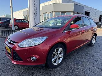 krockskadad bil auto Ford Focus Wagon 1.6 TDCI Titanium nl auto 2012/12