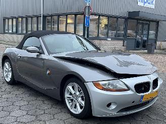 krockskadad bil auto BMW Z4 Roadster 2.2i 2004/6