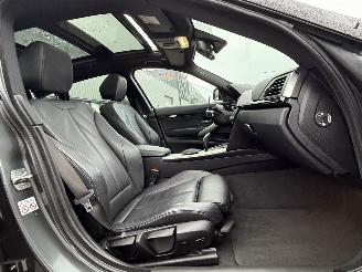 BMW 3-serie 320i xDrive High Executive picture 13