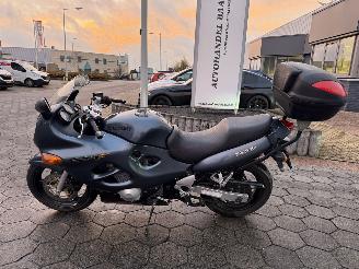 krockskadad bil motor Suzuki GSX 750 Sport 2001/3