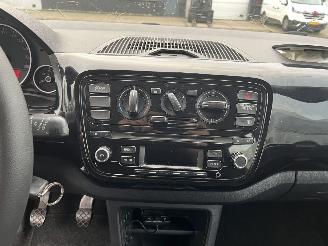 Volkswagen Up! 1.0 move up! BlueMotion picture 19