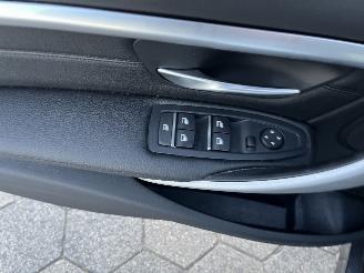 BMW 3-serie Touring 320i Luxury Edition picture 13