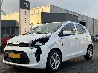damaged passenger cars Kia Picanto 1.0 MPi ComfortPlusLine 2019/11