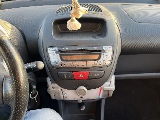 Peugeot 107 1.0-12V XR picture 18