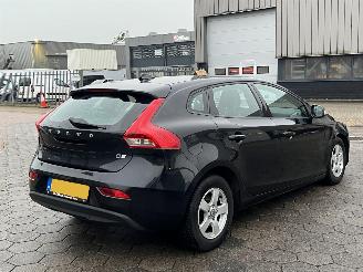 Volvo V-40 1.6 D2 Summum picture 4