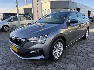 krockskadad bil auto Skoda Scala 1.0 TSI Ambition 2022/2