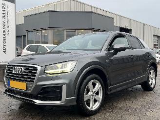 Voiture accidenté Audi Q2 35 TFSI S Edition AUTOMAAT 2020/10