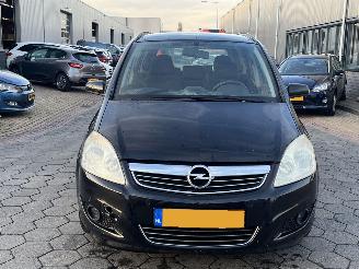 Opel Zafira 1.8 Temptation picture 2