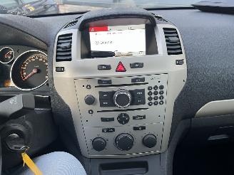 Opel Zafira 1.8 Temptation picture 20
