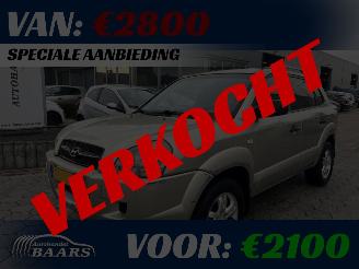 damaged passenger cars Hyundai Tucson 2.0i Dynamic Executive 2009/4