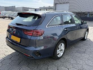 krockskadad bil auto Kia Ceed 1.0 T-GDi DynamicLine 2019/1