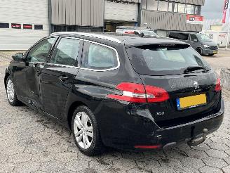 Peugeot 308 SW 1.2 PureTech Allure picture 6