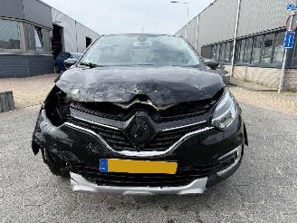 Renault Captur Automaat 1.3 TCe Initiale Paris picture 2