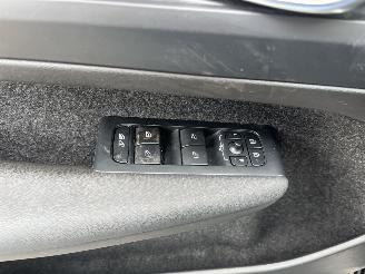 Volvo C-40 Single Motor Extended Range Plus 82 kWh picture 16