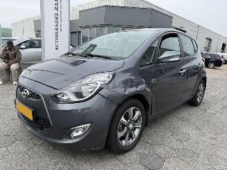 damaged passenger cars Hyundai Ix20 1.4i Go! 2016/9